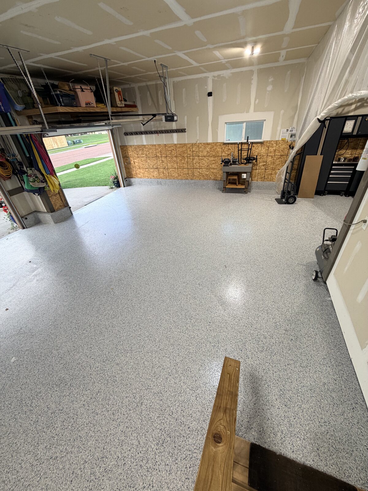 Finished flake garage floor coating